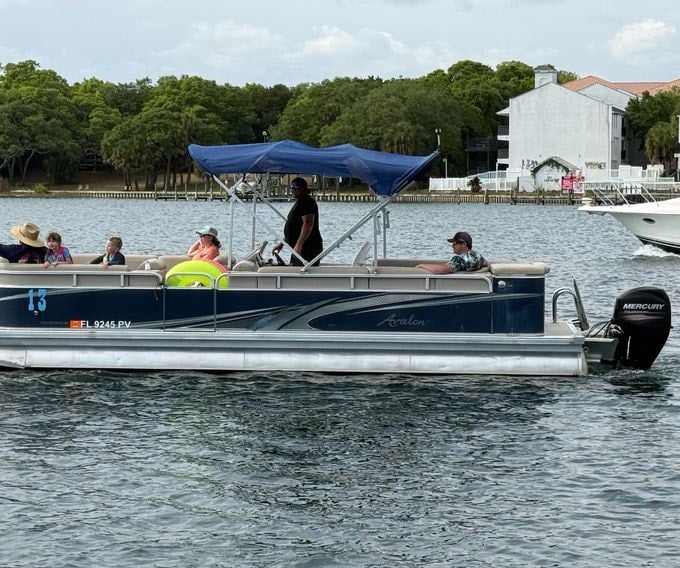Crab Island Pontoon Boat Rental Up to 10 Passengers 4