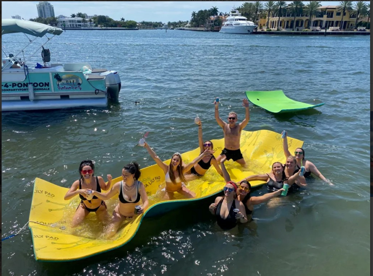 Boat Rental 768x567